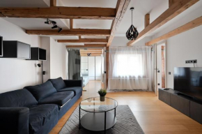 Modern & Central 2bdrm Apartment